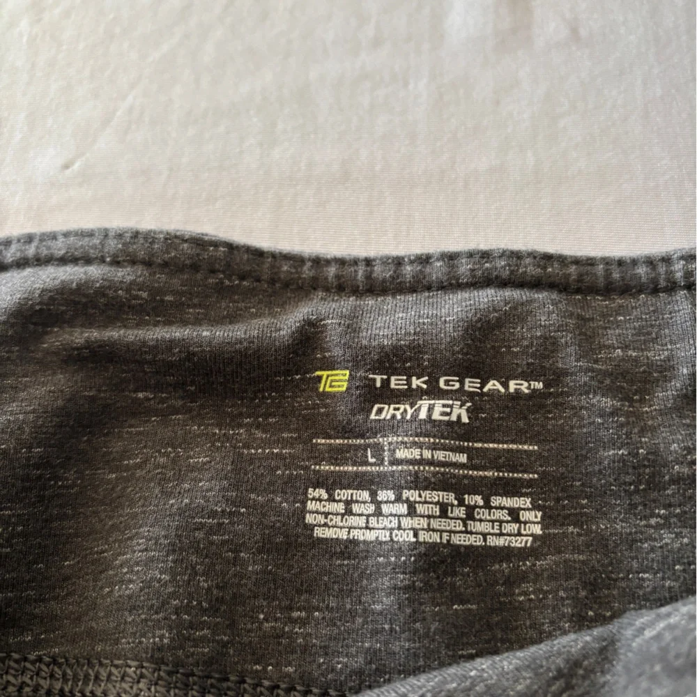 tek gear Heathered Charcoal Capri Pants - Picture 2 of 3